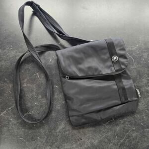 Pacsafe Slingsafe 100 Anti-Theft Sling Purse Black PB121